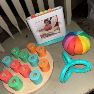 Colorful lovevery  Wooden Peg Matching  plus